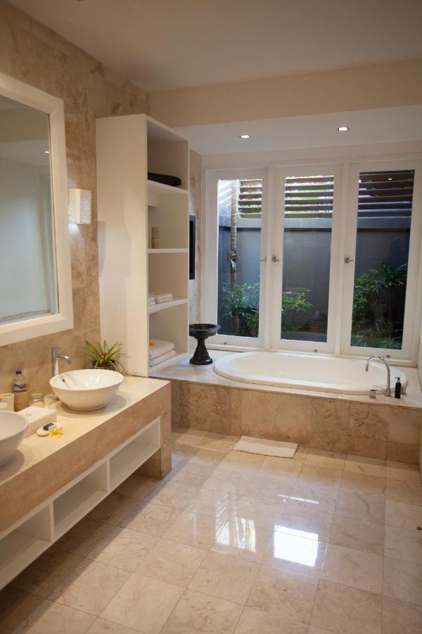 Lakshmi Luxury Villas, Walk To The Beach And Seminyak Shopping Ngoại thất bức ảnh